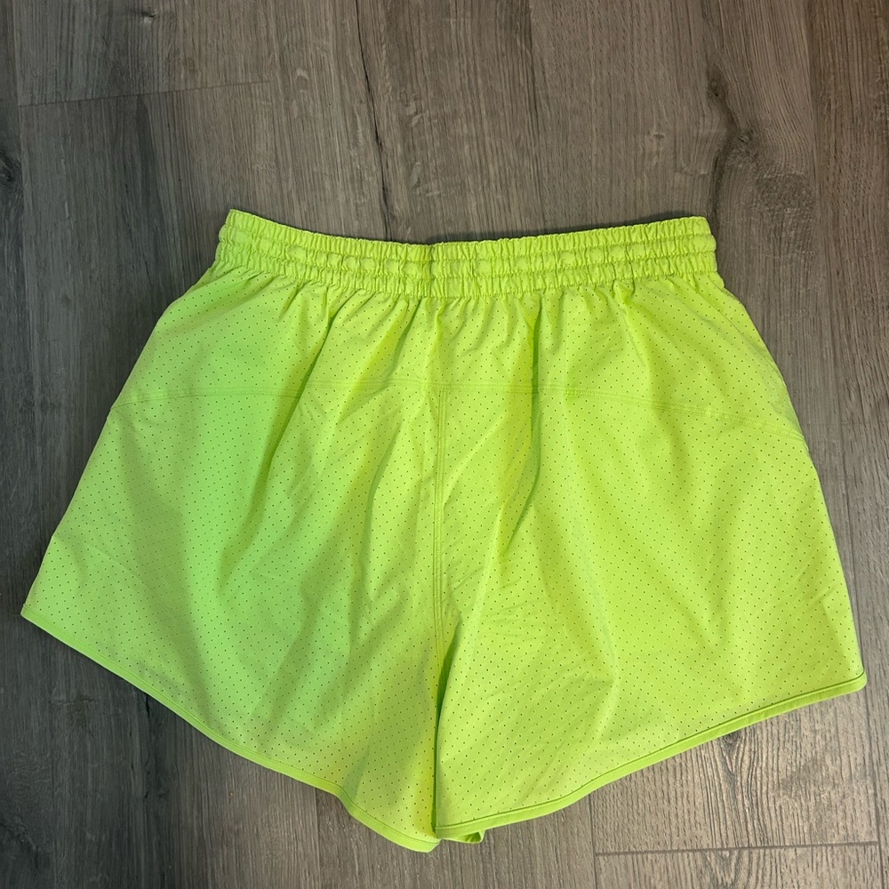 Lululemon Court Rival Perforated Shorts - Picture 4 of 4